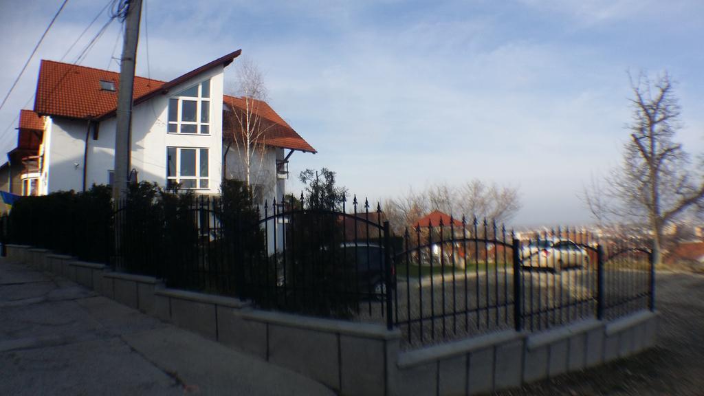 Pensiunea Riunione Guest house